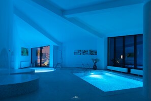 Couples treatment room(s), sauna, hot springs/mineral springs