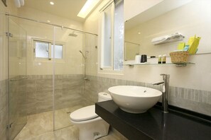 Standard Double Room | Bathroom | Free toiletries, hair dryer, slippers, towels