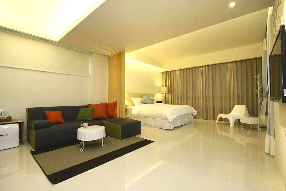Quadruple Room | Desk, blackout drapes, rollaway beds, free WiFi