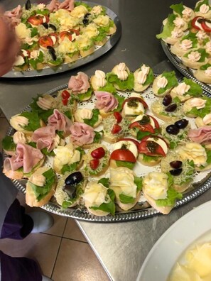 Desk, iron/ironing board, free cots/infant beds, free WiFi - Flora hotel apartments (Samokov)