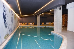 Indoor pool, pool loungers - Flora hotel apartments (Samokov)