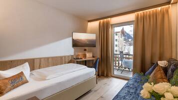 Deluxe-Einzelzimmer, Nichtraucher, Balkon | Zimmersafe, Bügeleisen/Bügelbrett, kostenloses WLAN, Bettwäsche