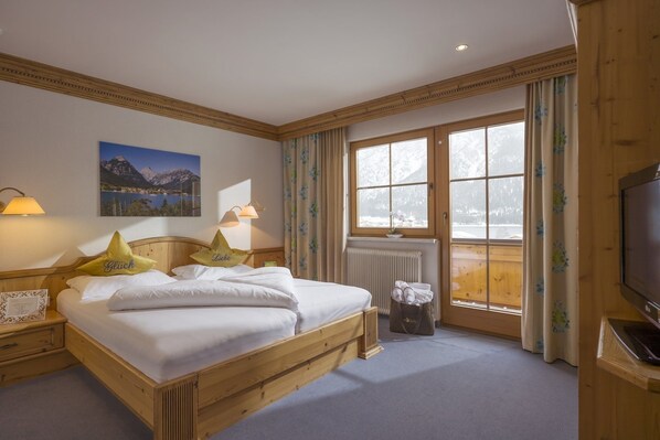 Suite familiar, 2 habitaciones, para no fumadores, balcón | Vista desde la habitación