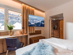 Kamar Double Panorama, Bebas Asap Rokok, balkon | Brankas, setrika/meja setrika, Wi-Fi gratis, dan seprai linen