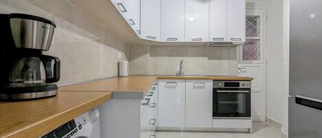 公寓, 3 間臥室 | 私人廚房 | 大型雪櫃/冰箱、焗爐、爐具、咖啡機/沖茶器