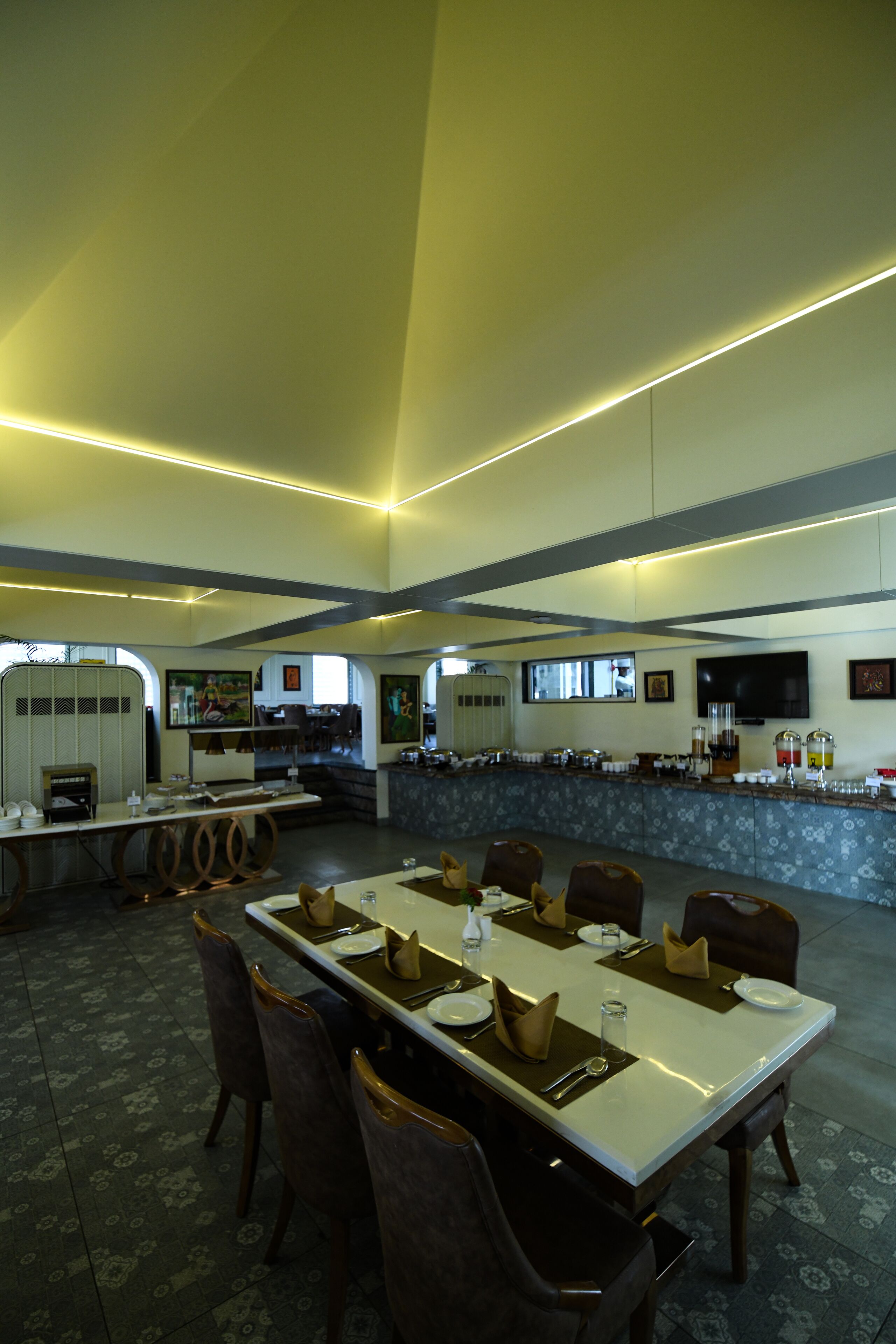 Daily buffet breakfast for a fee