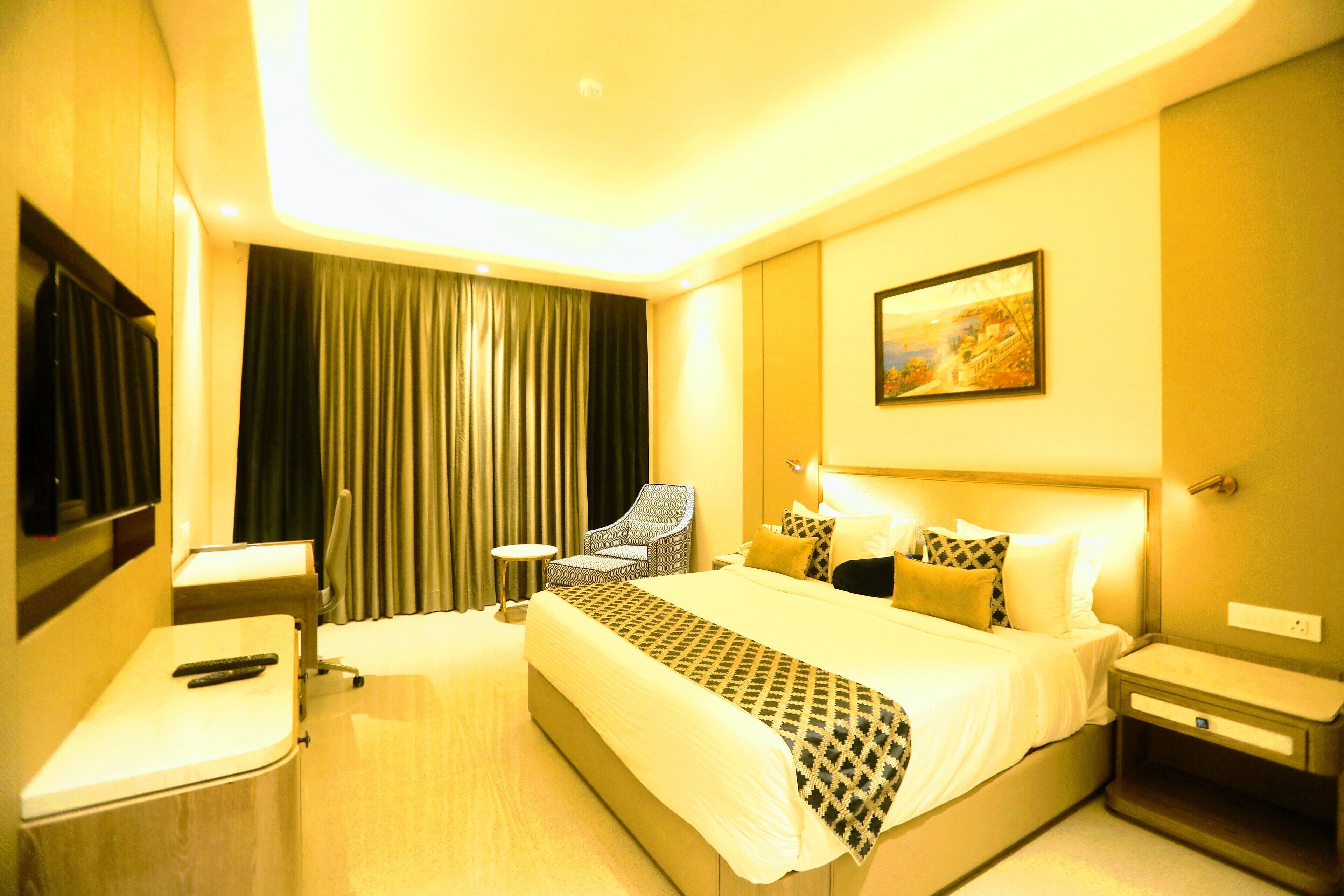 Deluxe Double Room, 1 Bedroom | 1 bedroom, premium bedding, minibar, in-room safe