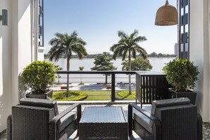 غرفة علوية مميزة | شرفة