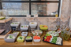 Tägliches kontinentales Frühstück gegen Gebühr