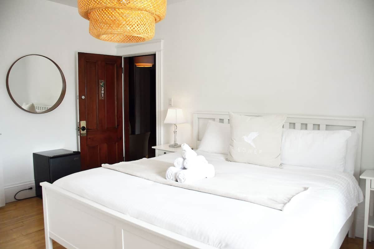 Superior Room, 1 King Bed, City View