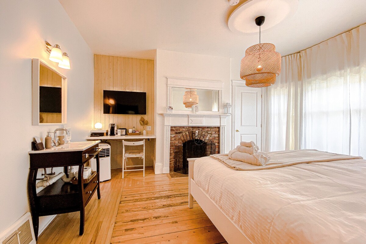 1 bedroom, individually decorated, free WiFi, bed sheets