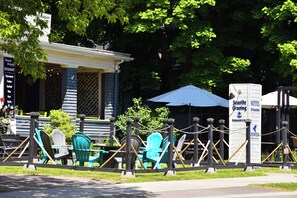 المنشأة من الخارج