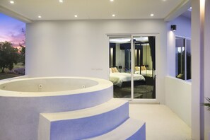 House, 4 Bedrooms | Terrace/patio