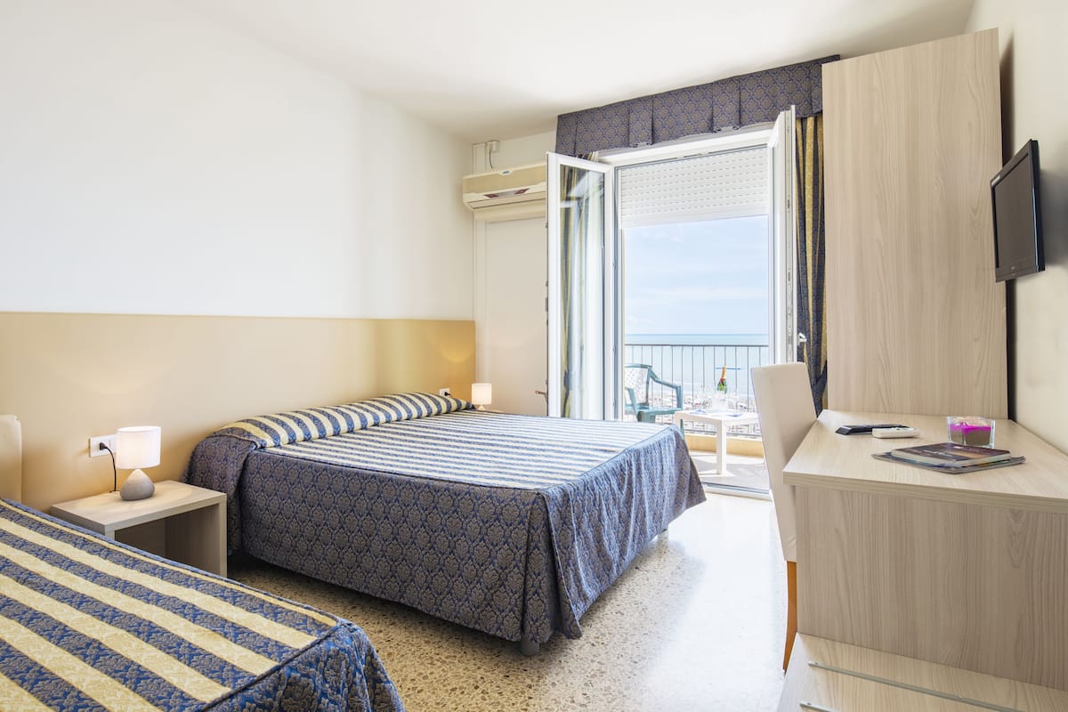 In-room safe, desk, free WiFi, bed sheets