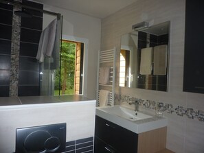 Double Room | Bathroom