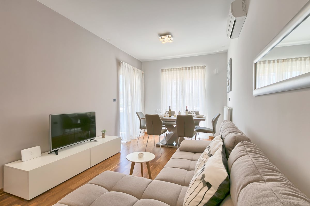 Premium Condo, 3 Bedrooms, Balcony