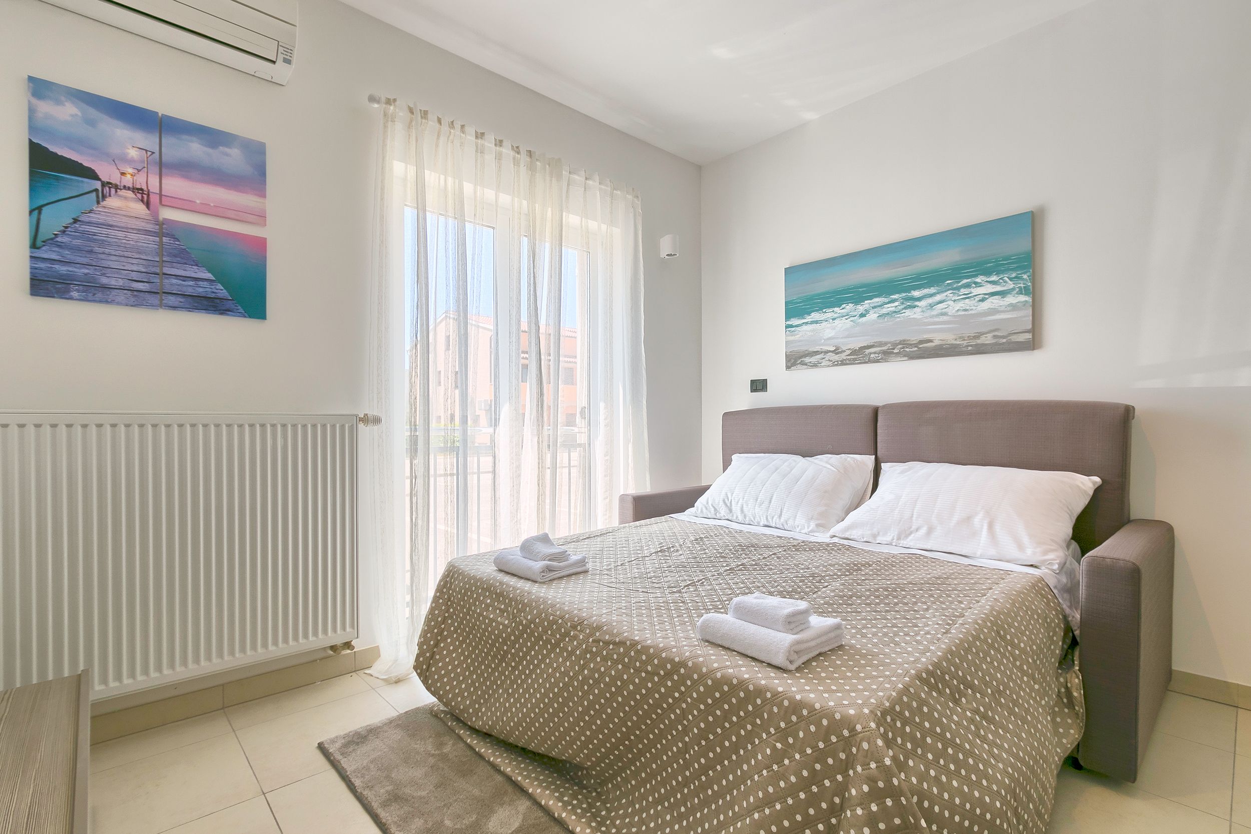 Estudio Premier | 1 habitación, escritorio y insonorización 