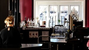 Bar (on property) - Hotel Doppeleiche (Fehmarn)