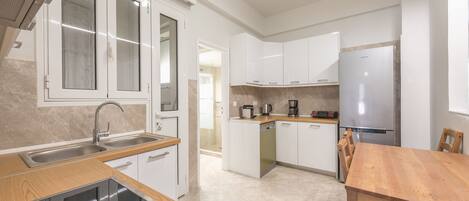 Apartment (Victoria Best Apartments near Metro 3) | Private kitchen