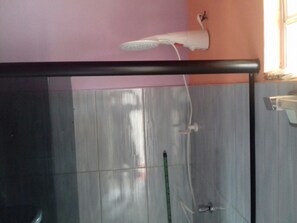 Ferienhaus, Meerseite | Dusche im Bad