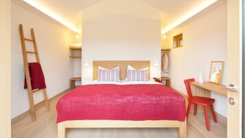 Standaard tweepersoonskamer (Winzerhäuschen) | Luxe beddengoed, donzen dekbedden, een bureau, verduisterende gordijnen