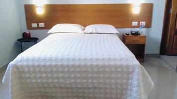 Habitación doble clásica, 1 habitación | Ropa de cama de alta calidad, minibar y escritorio