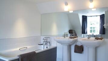 Stadtwohnung, 2 Schlafzimmer | Badezimmer
