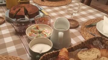 Dagelijks continentaal ontbijt inbegrepen