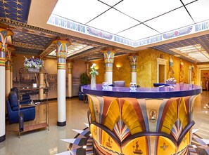 Body treatments, facials, manicures and pedicures, massages - Moya Glinka (Samara)