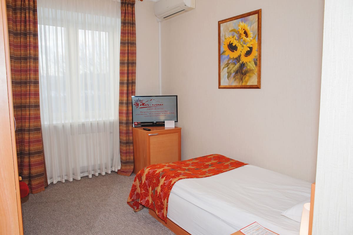 Standard Single Room | Iron/ironing board, free WiFi, bed sheets