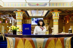 Body treatments, facials, manicures and pedicures, massages - Moya Glinka (Samara)