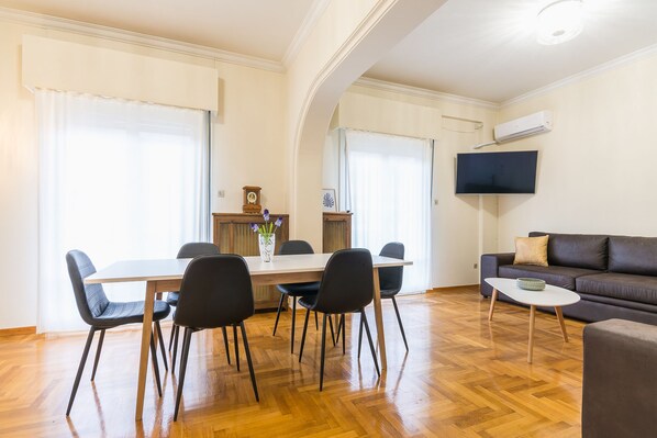Apartment (Victoria Queens Paradise near Metro) | Private kitchen