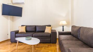 Apartment (Victoria Queens Paradise near Metro) | Living room