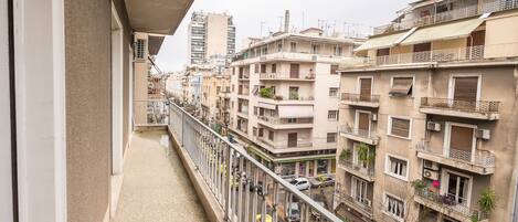 Apartment (Victoria Queens Paradise near Metro) | Balcony