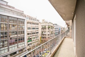 Apartament (Victoria Queens Paradise near Metro) | Balcó