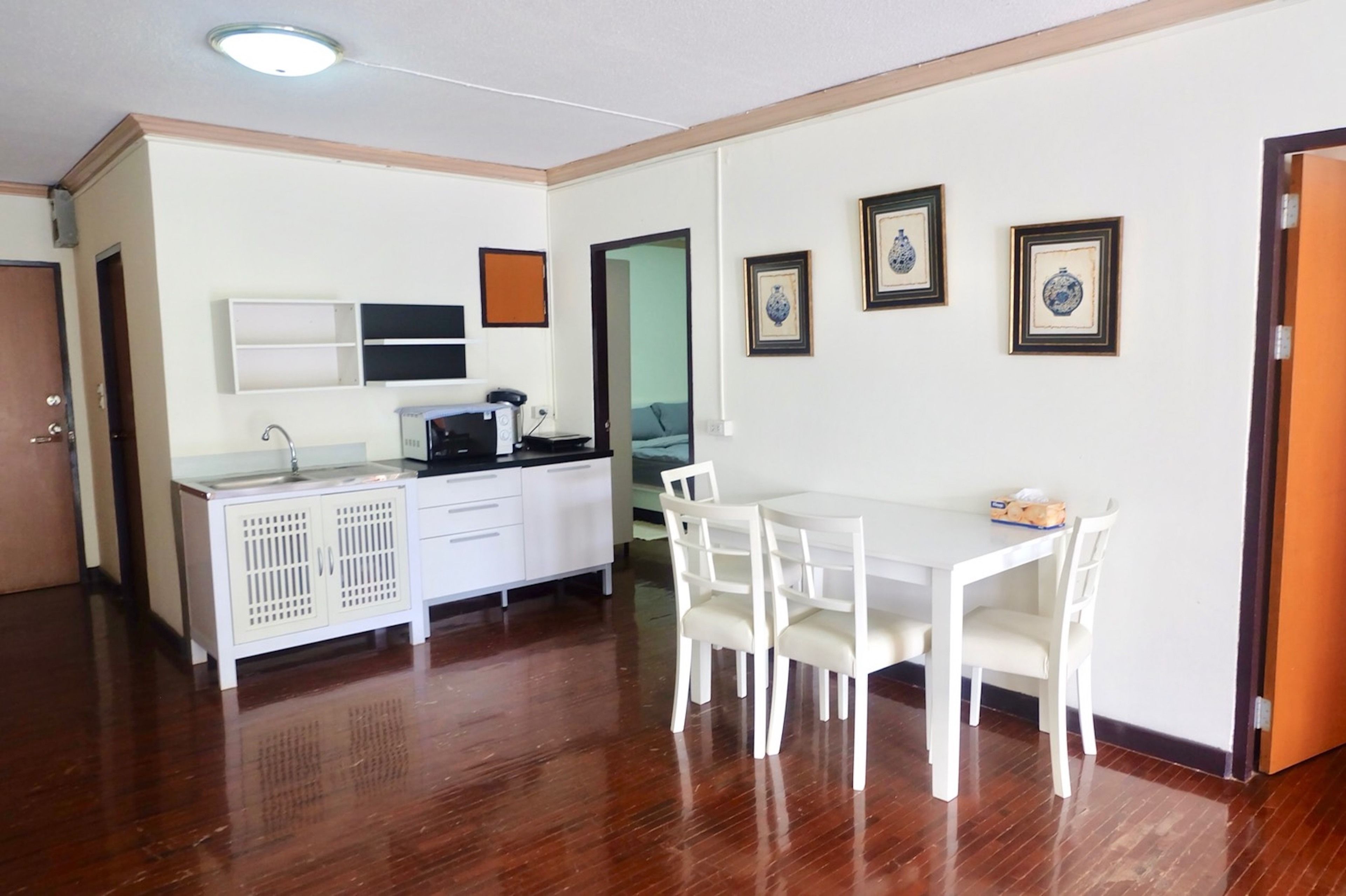 Two Bedrooms Apartment - Room 603 | Bếp nhỏ riêng | Tủ lạnh, lò vi sóng, bếp nấu, dụng cụ pha cà phê/trà 