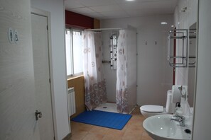 Dortoir PartagĂ© Ăconomique | Salle de bain