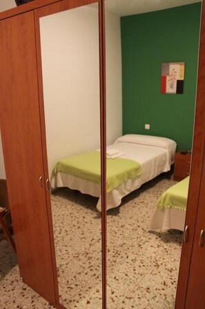 Individualmente decorados, individualmente mobiliados, cortinas blackout