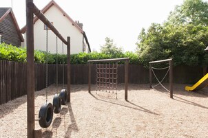 Children’s play area – outdoor