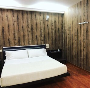 Superior Double Room, 1 Queen Bed | Free WiFi, bed sheets - Motel Abalo (Catoira)