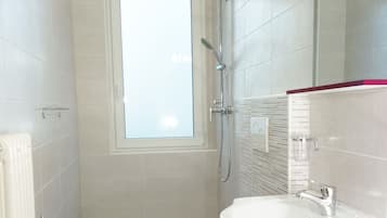 Double or Twin Room, Mountain View | Bathroom
