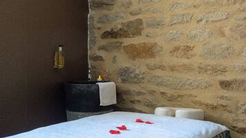 Sauna, bain à remous, hammam, massages des tissus profonds