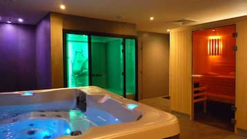 Indoor spa tub