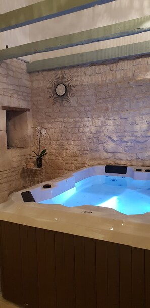 Espace de soins pour les couples, sauna, massages