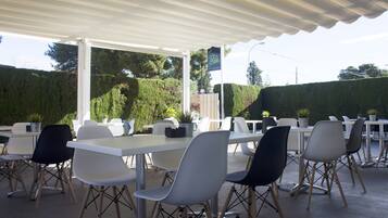 Petit déjeuner préparé sur commande servi tous les jours en supplément