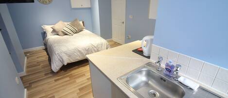 City-Studiosuite, 1 Doppelbett | Bügeleisen/Bügelbrett, kostenloses WLAN