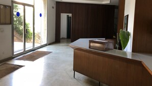 Gambar tidak terklasifikasi, 3 dari 38, tombol
