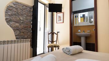 Appartamento, bagno privato, vista cortile | 1 camera