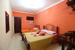 Doppel- oder Zweibettzimmer | 5 Schlafzimmer, Minibar, Bügeleisen/Bügelbrett, Bettwäsche