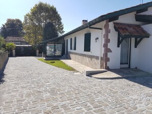 Courtyard - Maison Amets (Sare)